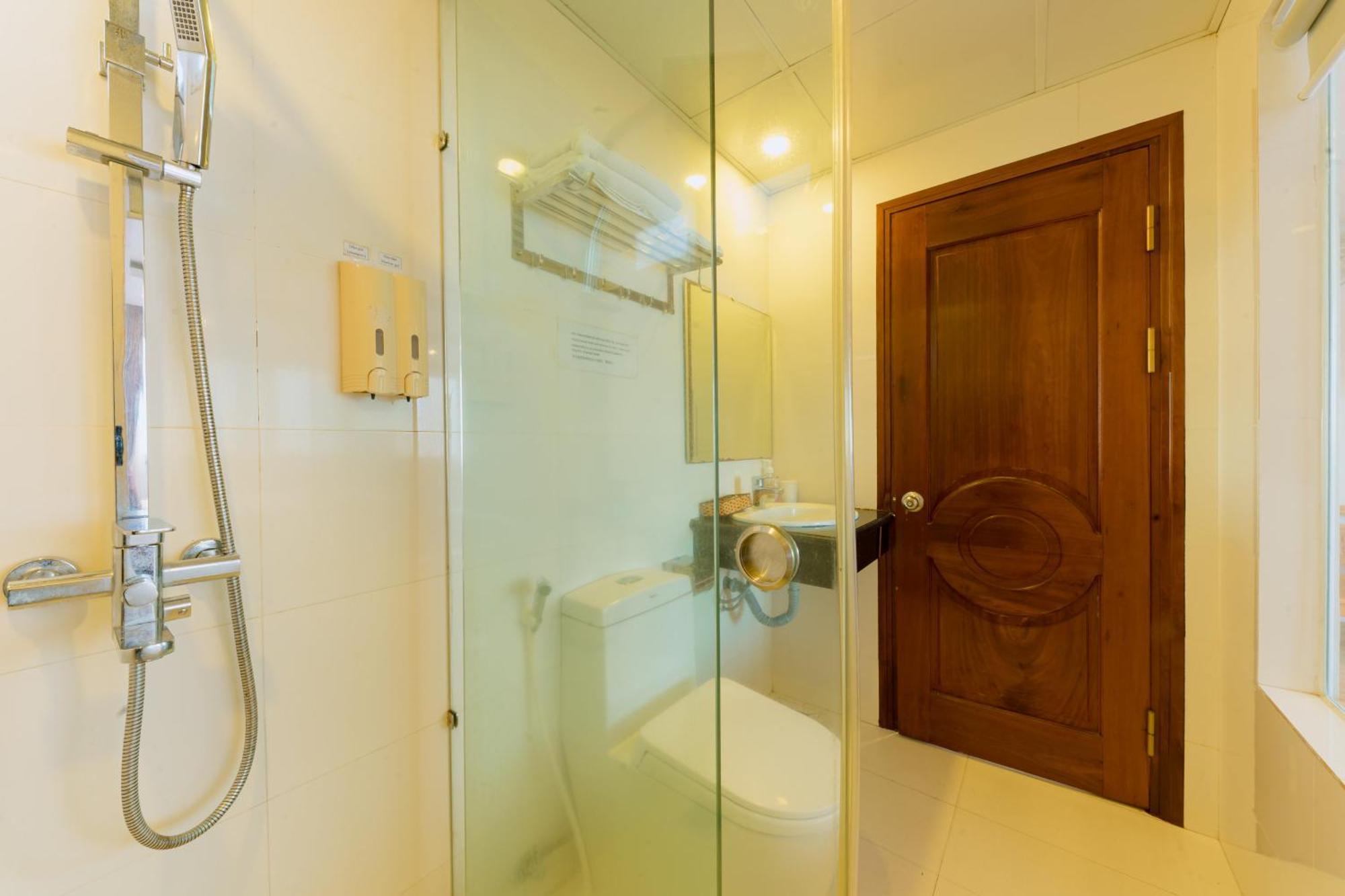 Dubai Nha Trang Hotel Managed By Ht Экстерьер фото